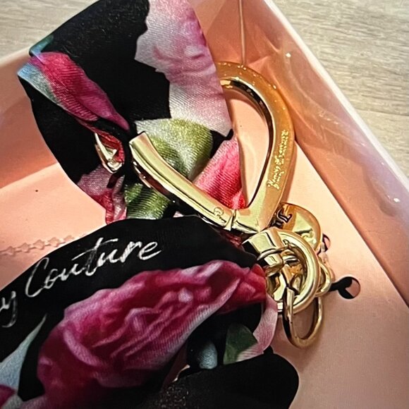 Juicy Couture "Love Actually" Wristlet Wallet, Key Chain Fob & Scarf 4.5 x 3.5 - Picture 4 of 10